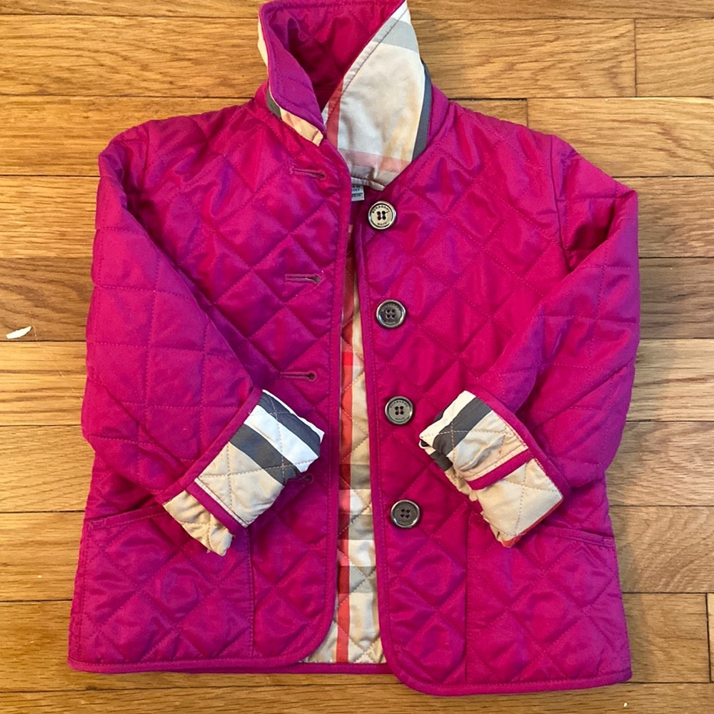 Excellent condition 3Y kids burberry coat.